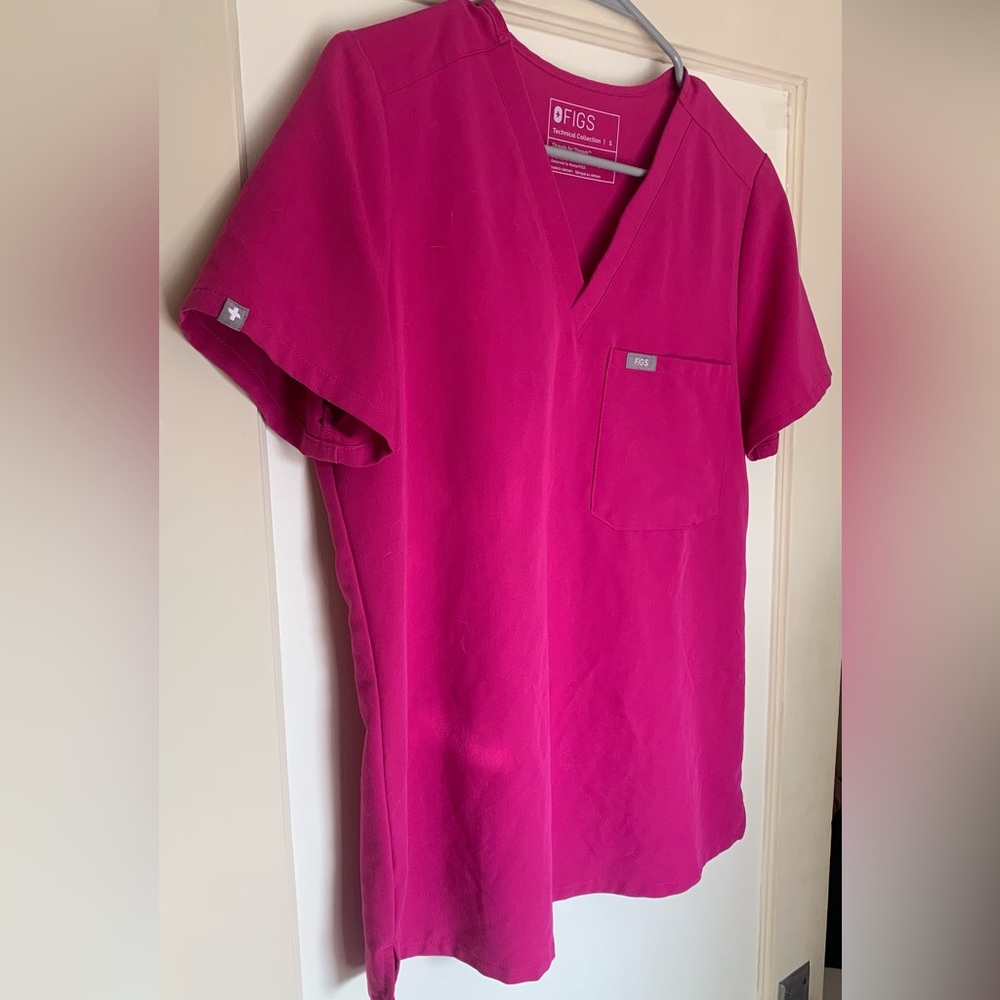 COPY - FIGS Catarina One pocket scrub top